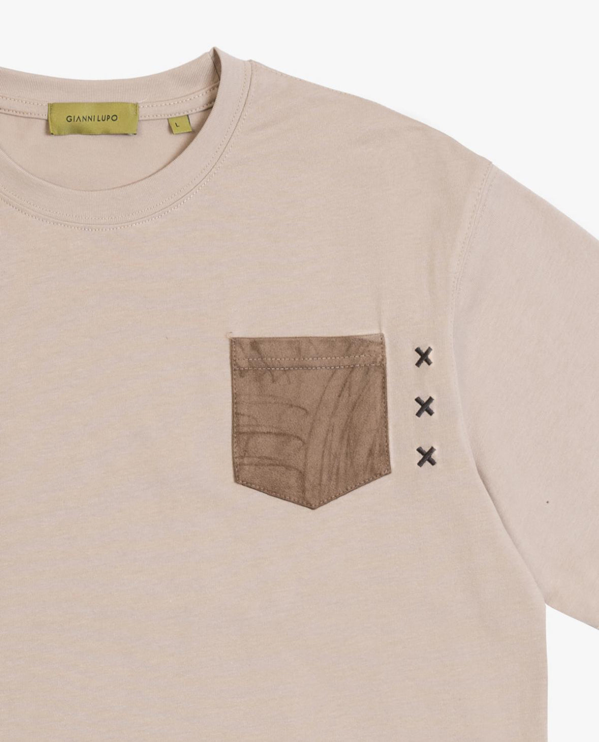 T-SHIRT CON TASCHINO