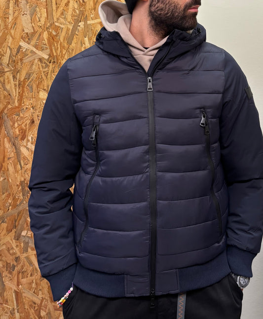 PIUMINO CON CAPPUCCIO