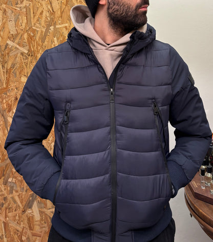 PIUMINO CON CAPPUCCIO