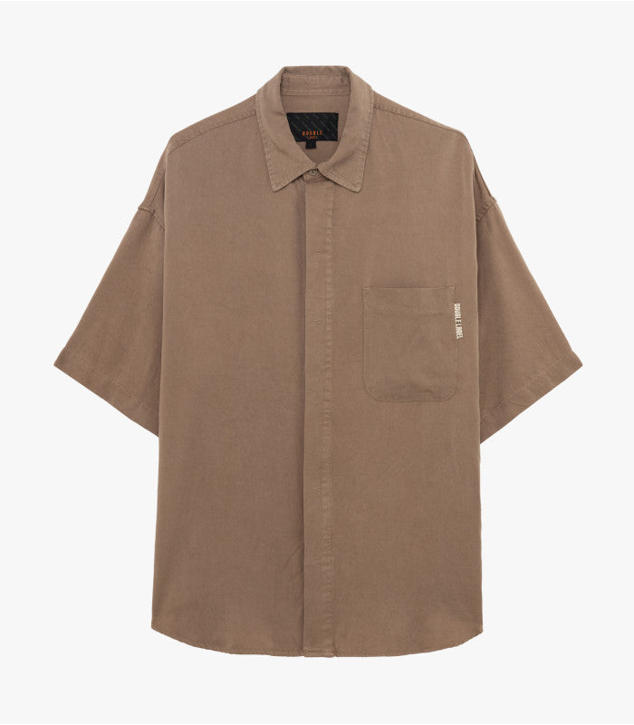 CAMICIA A MANICHE CORTE CON TASCA