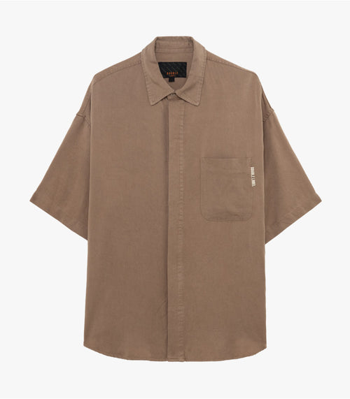 CAMICIA A MANICHE CORTE CON TASCA