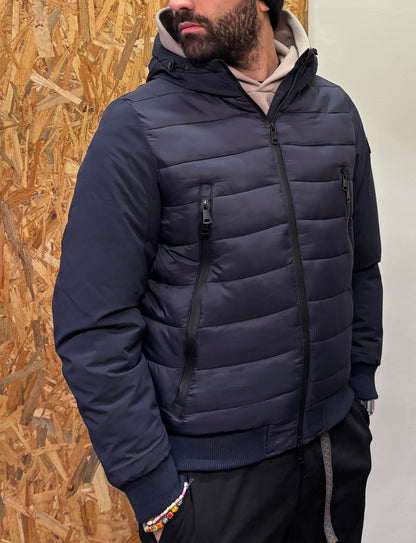 PIUMINO CON CAPPUCCIO