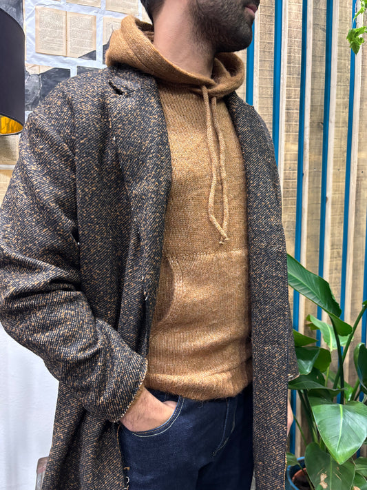 MAGLIA CON CAPPUCCIO