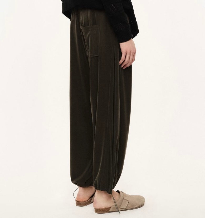 PANTALONE BAGGY-FIT CON FONDO
REGOLABILE